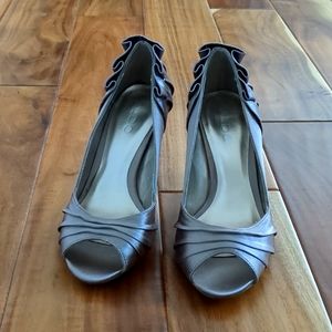 New Aldo heels, size 6. Beige color.